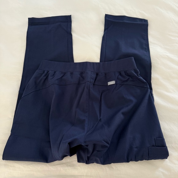 Figs Navy Blue Scrub Set - Picture 11 of 14